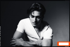 Douglas Booth photo #